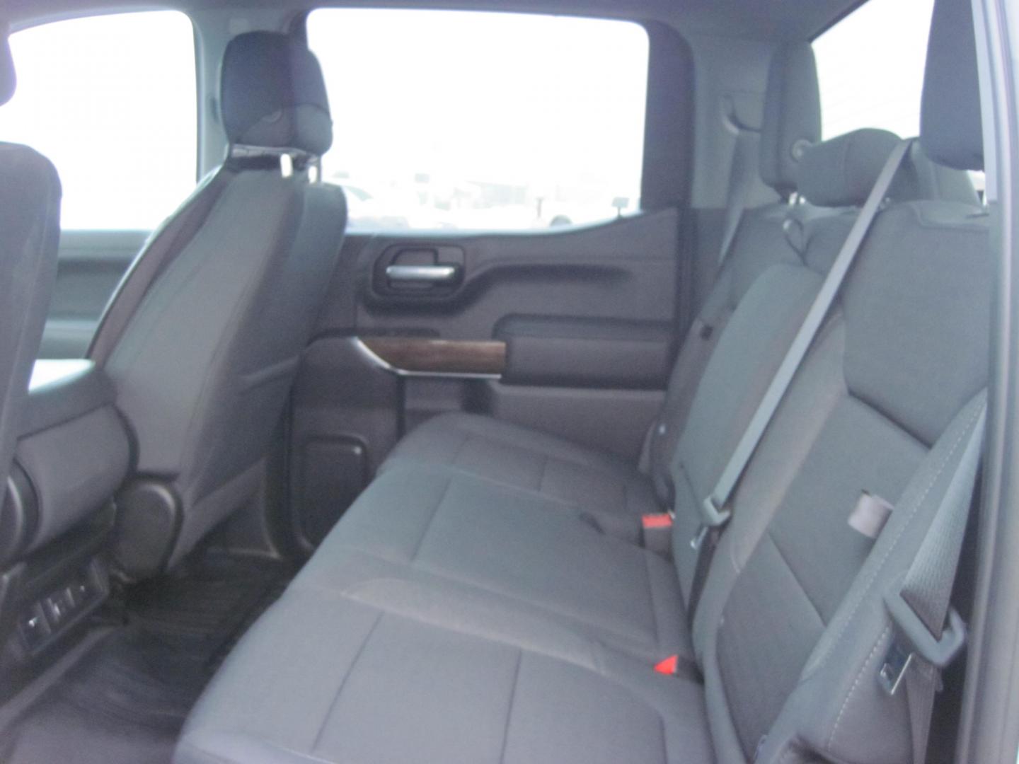 2021 silver /black GMC Sierra 1500 Elevation (3GTU9CED8MG) , located at 9530 Old Seward Highway, Anchorage, AK, 99515, (907) 349-3343, 61.134140, -149.865570 - Nice Low miles GMC Sierra 1500 come take a test drive - Photo#7